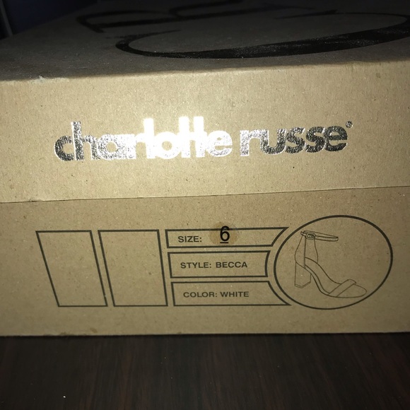 SOLD!!! WHITE HEELS - Picture 6 of 6